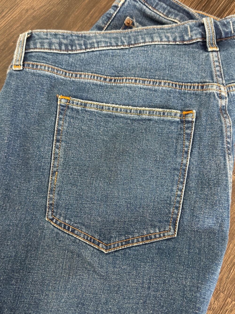 Abercrombie & Fitch curve women's Distressed Blue Jeans. Plus size - Picture 4 of 4